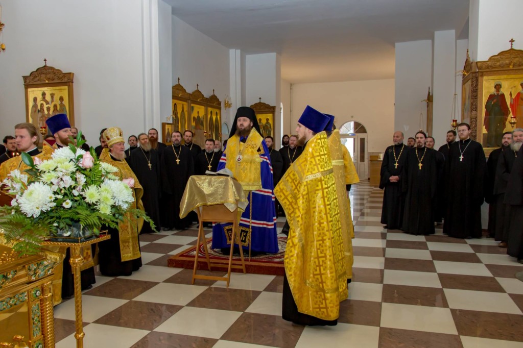 Служители церкви в Новокосино